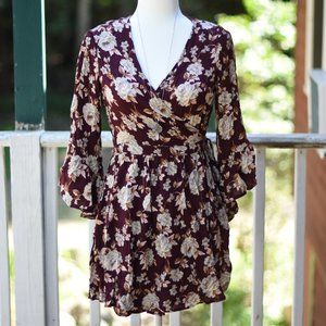 American eagle red and cream colored flower blouse